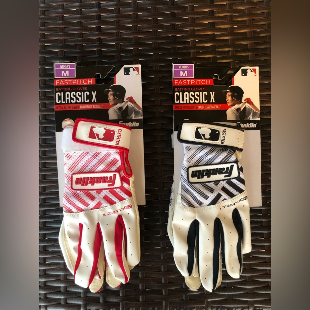 Fastpitch batting gloves